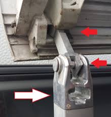 Eine markise für wohnwagen ist eine stoffbahn, die in einem metallgehäuse aufgerollt und am fahrzeug befestigt wird. Thule Omnistor Welche Sturmverspannung Wohnmobil Forum Seite 1
