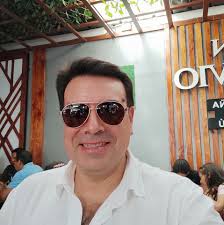 𝘌𝘹𝘱𝘳𝘦𝘴𝘢𝘮𝘰𝘴 𝘯𝘶𝘦𝘴𝘵𝘳𝘢𝘴 𝘴𝘦𝘯𝘵𝘪𝘥𝘢𝘴  𝘤𝘰𝘯𝘥𝘰𝘭𝘦𝘯𝘤𝘪𝘢𝘴 𝘢𝘭 𝘋𝘳. 𝘑𝘶𝘢𝘯 𝘍𝘦𝘳𝘯𝘢𝘯𝘥𝘰 𝘛𝘳𝘪𝘭𝘭𝘰  𝘝𝘪𝘻𝘤𝘢𝘳𝘳𝘢 𝘺 𝘧𝘢𝘮𝘪𝘭𝘪𝘢.