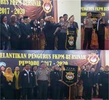 Selanjutnya, kompas meminta penilaian atas kinerja polri yang berhubungan langsung dengan masyarakat.terkait penanganan kejahatan di sekitar tempat tinggal, sebanyak 56,5 persen responden menilai, polri kini lebih baik dan 26,8 persen tetap sama baiknya. Pelantikan Pengurus Fkpm Bersinar Pusat Diketuai Dian Wisdianawati Gerejani Dot Com