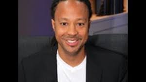 Dion Lowe's Instagram, Twitter & Facebook