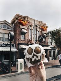 Disneyland Disneyland Halloween Disney Carmel Apples Dineyland Treats Halloween Treats Disneyland Halloween Disney Halloween Disneyland