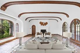 Anna shay from bling empire is the internet's new reality tv fave. Bling Empire Inside The Homes Of Anna Shay Kane Lim And Christine Chiu Loveproperty Com