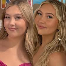 SO EXCITED to announce that we now have @glo2facial at MAC 💗 @sknbyerin  will be showing you all this at our ONE YEAR OPEN HOUSE Be sure to check  out the specials