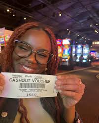 Ethan Bui (@geeethan) • Instagram photos and videos