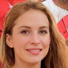 Carline Bernard's Instagram, Twitter & Facebook