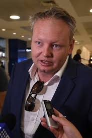 Toss Gascoigne (@tossgas)