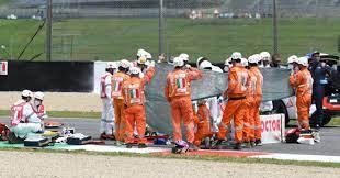 Incidente in moto3, jason dupasquier trasportato in elicottero all'ospedale. 5nuhtc1tb8ymrm