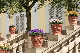 If the bottom or top step is noticeably different in height or length from the other stairs, it will be a tripping hazard. 64 Outdoor Steps With Flower Planters And Pots Ideas Pictures Home Stratosphere