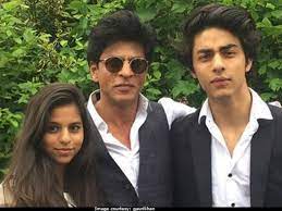 In the photo, we see sanjay's daughter shanaya kapoor and suhana khan at a party. Was Shah Rukh Khan Serious About Rules For Dating Daughter Find Out Here