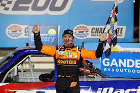 More rain, flooding forces postponement of bristol dirt to monday. Chase Elliott Beats Kyle Busch To Win Nascar Truck Bounty At Charlotte