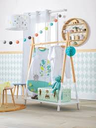Rangement Chambre Bebe 18 Idees Astuces Homelisty Rangement Chambre Bebe Chambre Bebe Vertbaudet Decoration Murale Chambre Bebe