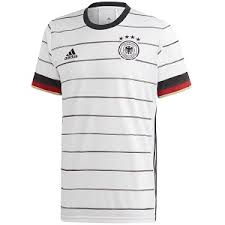Dieses mal zeigt die mannschaft ihren gegnern in einer dunklen auswärtsausrüstung mit carbonfarbenen details, wer auf dem spielfeld das sagen hat. Joshua Kimmich Deutschland Trikot 2020 Fussball Deals De