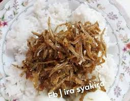 Panaskan 1/2 senduk minyak masak yang baru (bukan minyak hasil gorengan ikan bilis) dan goreng bawang merah dan putih sehingga wangi. Ikan Bilis Goreng Berlada Sahur Resepi Masakan Ayam Facebook