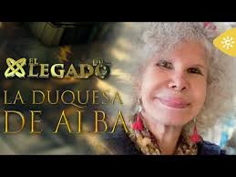 Arde la imagen de la Virgen del Rocío de Vélez-Málaga al caerse una vela  del trono