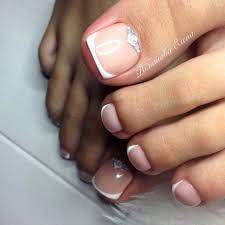 Resulta una decoración de uñas elegante y fácil de realizar. Pin Von Tabatha Torres Auf Pedikyur