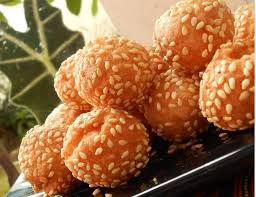 4 sudu besar gula 1 bungkus tepung pulut 5 biji telur ½ biji santan kelapa sedikit bijan minyak masak untuk menggoreng. Buat Sendiri Buah Rotan Dan Jejari Keju Jimat Sedap