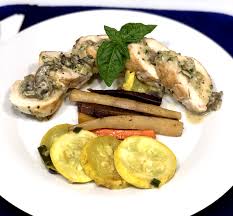 Suprema De Pollo Rellena De Champinones Pesto Y Pinones