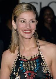 Julia Roberts arrives to the #GoldenGlobes. #AwardsSeason