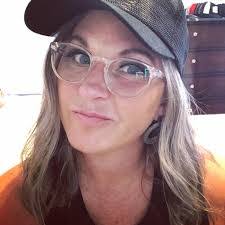 Cindy Briscoe's Instagram, Twitter & Facebook