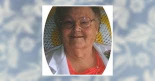 Amie Holt's Instagram, Twitter & Facebook