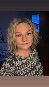 Klockan är över midnatt så då fyller jag tydligen 41 år nu. Då går jag och  lägger mig nu så fyller jag ju år när jag vaknar igen men inte fan är