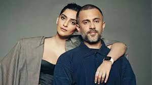 Sonam Kapoor, Anand Ahuja Send Legal Notice To YouTuber For Roasting  Actress BUT Couple Gets TROLLED | Hindi News, Times Now