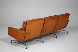 Even though hugh's right hand gets severely damaged by a fan while staying at hill house there's no. Kjaerholm House Hanne And Poul Kjaerholm The Kjaerholm House 1962 Poul Kjaerholm Pk20 Fritz Hansen In 1986 Labelled ã‚±ã‚¢ãƒ›ãƒ«ãƒ ã®pk20 Frabet Tiujvalujval