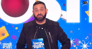 Cyril hanouna a tenté d'appeler kaaris en direct. Touche Pas A Mon Poste Cyril Hanouna S Offre Une Exclu Coquine Audiences Decroissantes Pour C8 Toutelatele