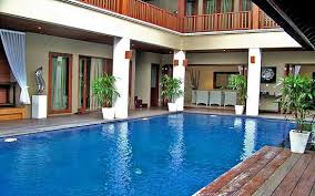 Villa Mewah Dengan Empat Kamar Suite Glamour Dan Sangat Bergaya Layaknya Ruang Theater Dengan Kolam Renang Yang Aman Bagi Anak An Villa Kemewahan Kolam Renang