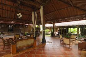 An airport shuttle is free. Pin Di Traditional Arch