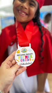 Hoy celebramos un gran logro 🤩, Nuestra princesa se gradúa de  pre-primario, y es reconocida como estudiante estrella ⭐️ Resaltando sus  cualidades: Amorosa, líder y honesta 🥹, ¡Gracias, Dios, por ...