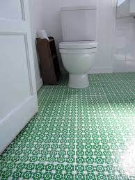 Peel and stick tiles peel and stick vinyl tiles are one of the most inexpensive flooring options for homeowners. Gemustertes Linoleum In Weiss Grun Fur Vintage Flair Bathroom Floor Coverings Vinyl Flooring Bathroom Fancy Bathroom
