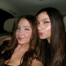 Ashlee Barton's Instagram, Twitter & Facebook