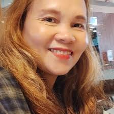 Designer earrings in 22 Karat Gold for daily wear by Luvenus. #Luvenus  #Gold #Jewellery #earrings