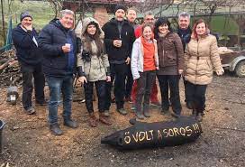 Janos pocs, a lawmaker from hungarian prime minister viktor orban's ruling party, said the photo was sent to him by someone in his electoral district. Pocs Janosnak A Fideszben A Helye Fuhu