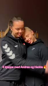 Andrea og Hedda håpe på et østside oppgjør i turneringa😮‍💨 men et  spørsmål vi alle lure på, e det lov med dab i 2024?🤯🤏🏻  #heimdalhåndballturnering #handball #regionnord