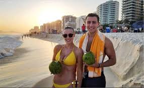 Jun 14, 2021 · στην σειρά συμμετέχουν μεγάλα ονόματα της εγχώριας σκηνής, και ενω οι προετοιμασίες βρίσκονται σε εξέλιξη ο σκηνοθέτης της σειράς ανδρέας γεωργίου μας χάρισε μέσω του λογαριασμού του στο instagram ιδιαίτερα στιγμιότυπα. H Anna Korakakh Me To Magio Ths Sth Brazilia