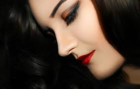 What Comes in a Makeup Set in Malaysia