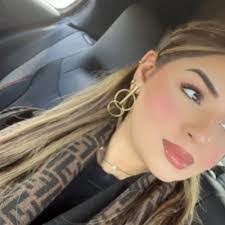 Ellie Upton's Instagram, Twitter & Facebook