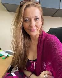 Loneliness doesn't hurt right away, but it gets worse every day. I return  to an empty house and feel a lack of closeness. I dream of someone who will  bring warmth into