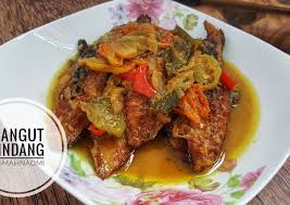 Berbeda kisah dengan di daerah jepara yang terkenal dengan pindang serani, yang juga memakai kepala manyung. Resep Mangut Pindang Oleh Omah Naomi Cookpad