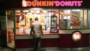 Kein wu.nder wir haben es nicht geschafft totz leerem laden innerhalb von 8 minunten überhaupt was bestellen zu können. Dunkin Donuts Andert Namen Gibt Es Dort Bald Keine Donuts Mehr Wirtschaft