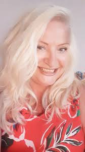 Embracing natural gray hair and curly hair care tips