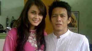 Luna maya salah tingkah saat bertemu ariel. Heboh Foto Masa Lalu Luna Maya Dan Ariel Noah Warganet Doakan Clbk
