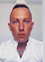 Buonasera mi presento sono Debora ho 45 anni viva Garbagnate Milanese  provincia di Milano sono Felicemente separata ho già partecipato con una  mia amica ad alcuni incontri solo di qualche gruppo e