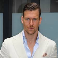 Adrian Horn's Instagram, Twitter & Facebook