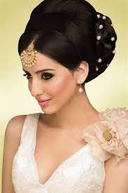 Schone Indische Braut Frisur Fur Runde Gesicht Schritt Fur Schritt Neue Haare Modelle Indian Bridal Hairstyles Indian Hairstyles Indian Wedding Hairstyles