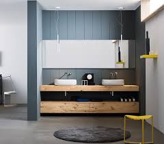 Mobile sospeso con mensoloni in legno massello composizione bagno composta da pensile a giorno , pensile con porta, e mobile con 2 mensoloni a c. Mobile Bagno Legno Grezzo Rovere Antico Bagni D Autore