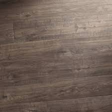 Mohawk Home Southbridge Scraped Oak 10mm Thick Laminate Flooring With Splashdefense Technology 2mm Pad Attached In 2020 Laminate Flooring Oak Laminate Flooring Oak Laminate
