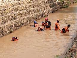Përcakto sungai petani si vendndodhjen tuaj. Pencarian Petani Hanyut Di Tuban Dihentikan Sementara Akibat Cuaca Buruk Tugujatim Id